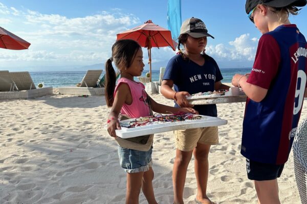 Travel Designer Met Het Gezin Op Rondreis Door Indonesië